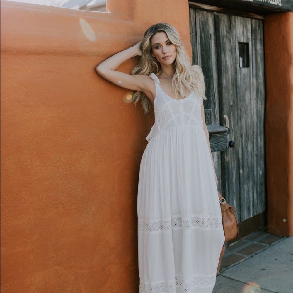 NWT Vici Boutique Adjustable Tie Eyelet Maxi